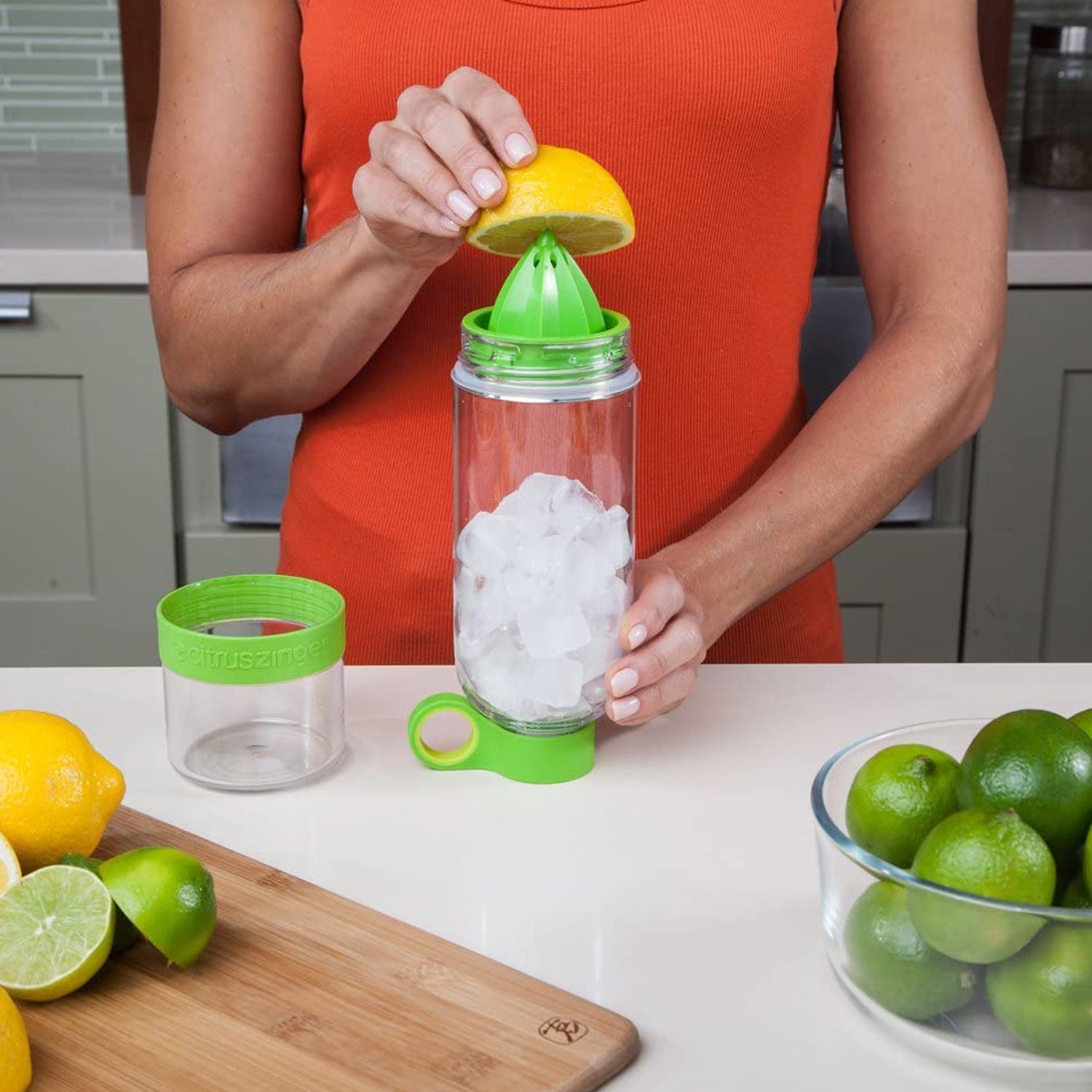 2414  CITRUS JUICER BOTTLE INSTANT JUICE SPORTS BOTTLE  JUICE MAKER INFUSER BOTTLE